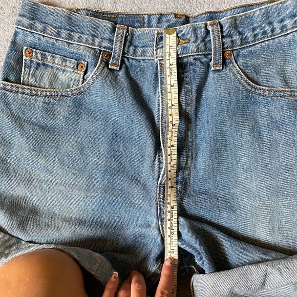 Vintage Levis Shorts in Classic Blue Wash - Picture 5 of 8
